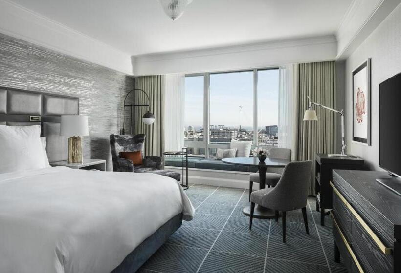 Deluxe Room Adapted for people with reduced mobility, Four Seasons  San Francisco