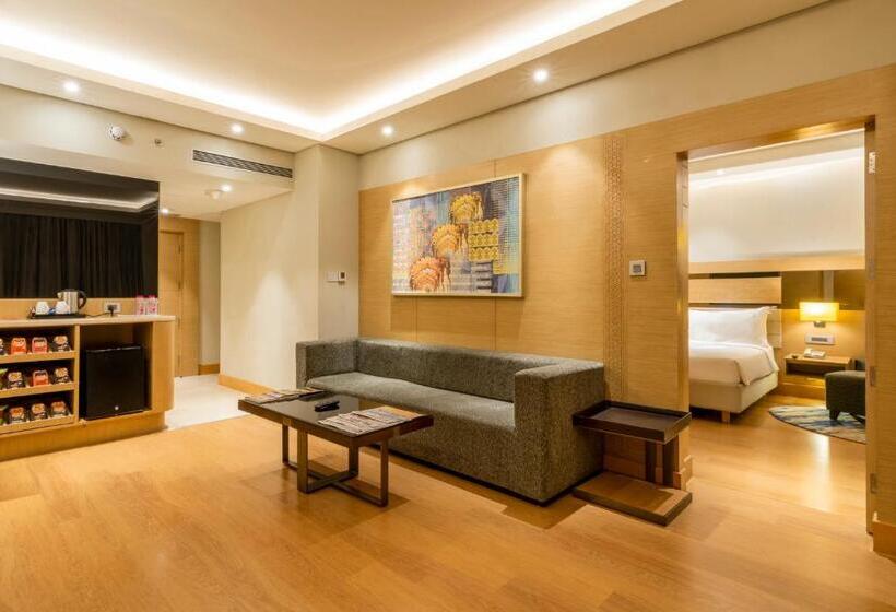 سوئیت با تخت بزرگ, Holiday Inn Agra Mg Road An Ihg