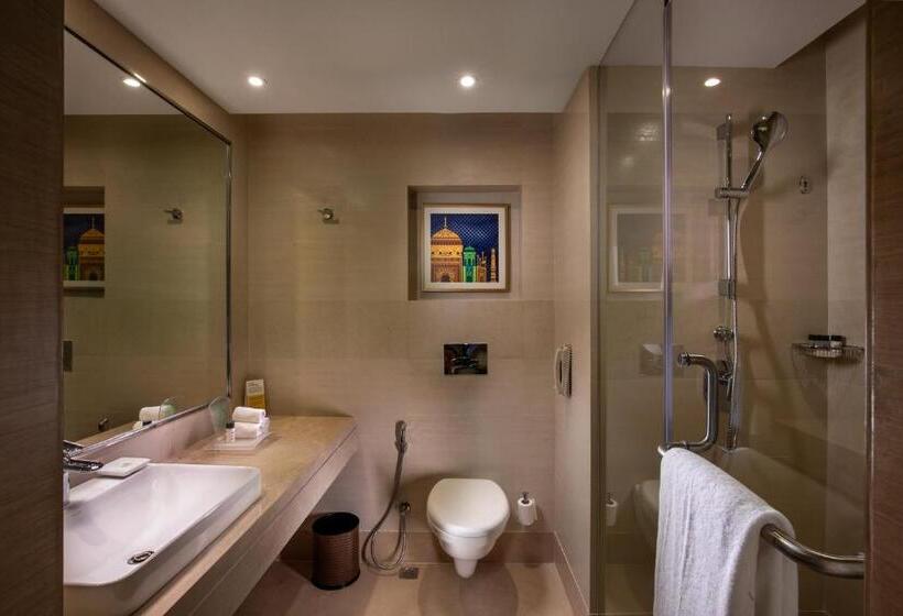 اتاق استاندارد با تخت بزرگ برای معلولان, Holiday Inn Agra Mg Road An Ihg