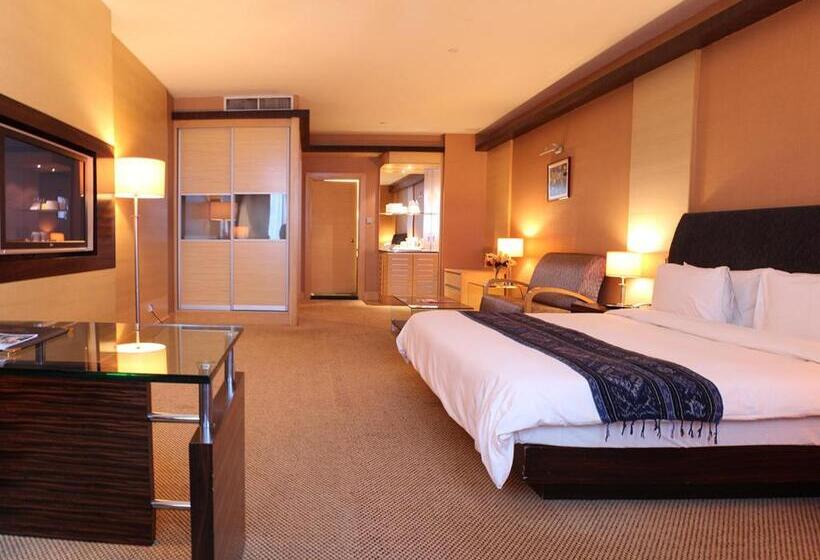 اتاق اجرایی با تخت بزرگ, Imperial Hotel Miri