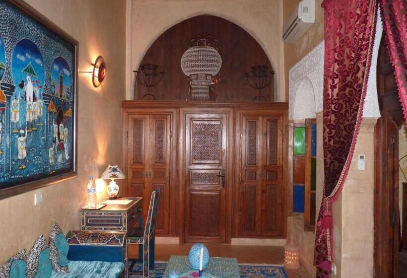 سوییت لوکس, Riad Marlinea