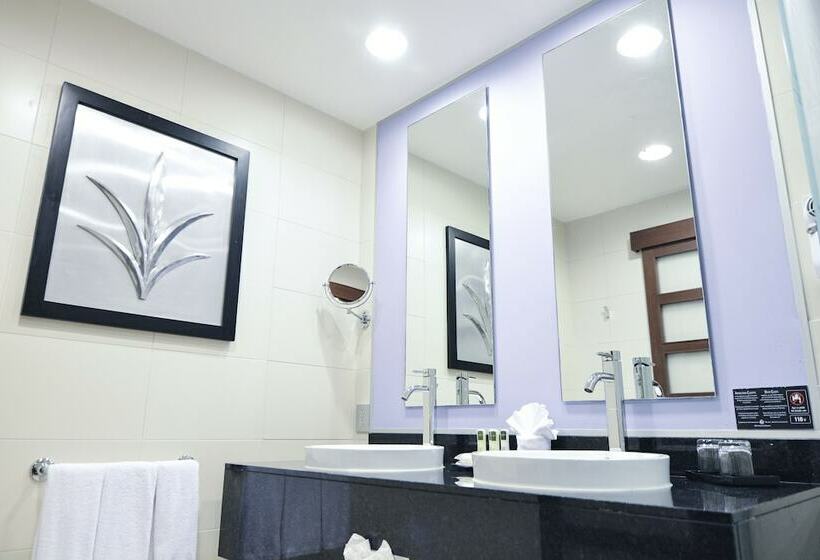 اتاق لوکس, Hotel Riu Plaza Panama