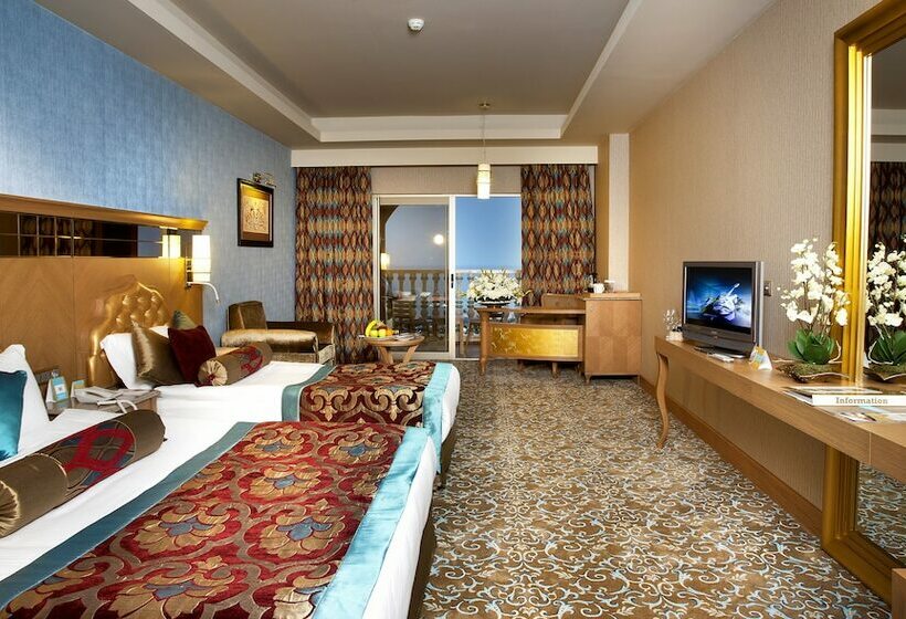سوئیت با تخت بزرگ, Royal Holiday Palace