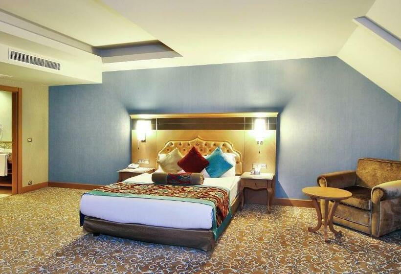 اتاق دوبلکس, Royal Holiday Palace