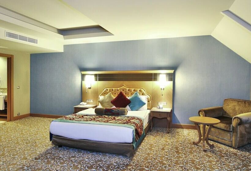 اتاق دوبلکس, Royal Holiday Palace