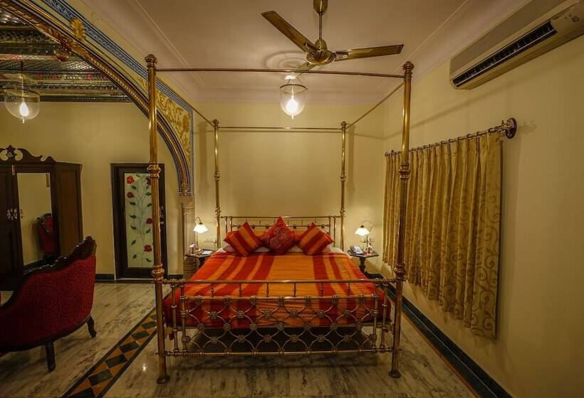 سوئیت رویال, Shahpura House