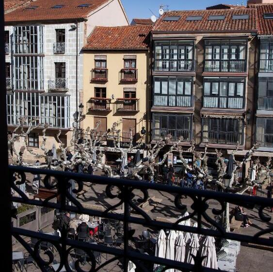 اتاق استاندارد با بالکن, Soria Plaza Mayor