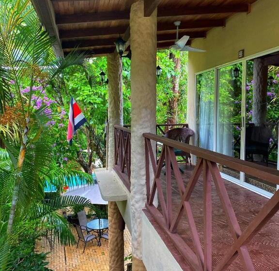 اتاق استاندارد با چشم‌انداز باغ, The Falls Resort At Manuel Antonio  Bed And Breakfast