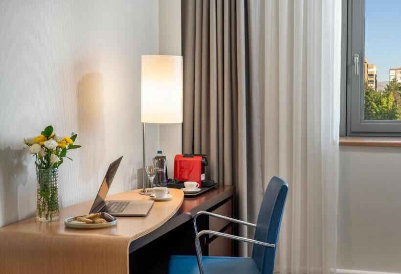 Executive Room Queen Bed, Novotel Kayseri