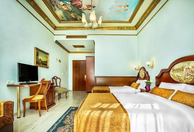 اتاق راحتی سه تخته, Imperial Palace Classical Hotel Thessaloniki