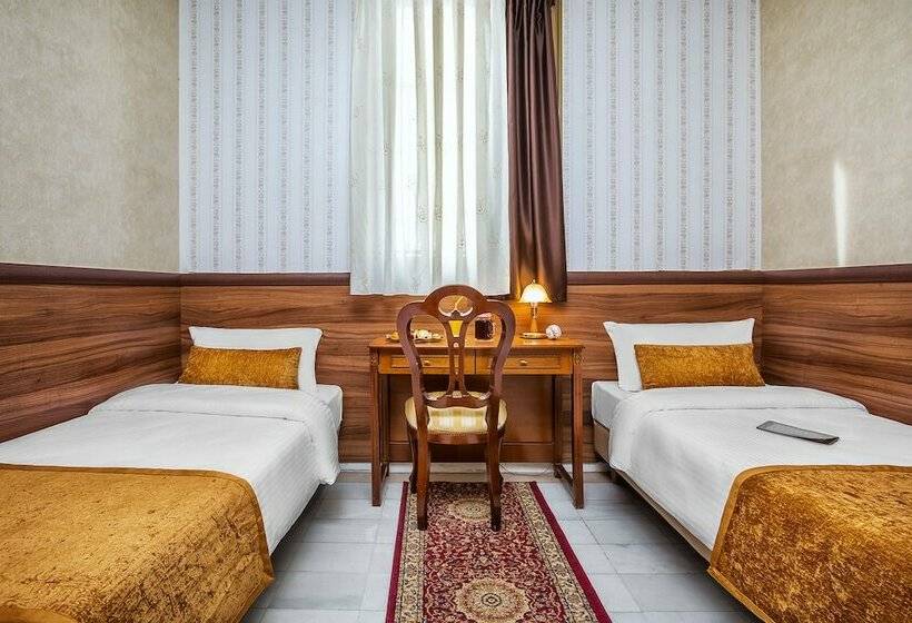 اتاق راحتی سه تخته, Imperial Palace Classical Hotel Thessaloniki