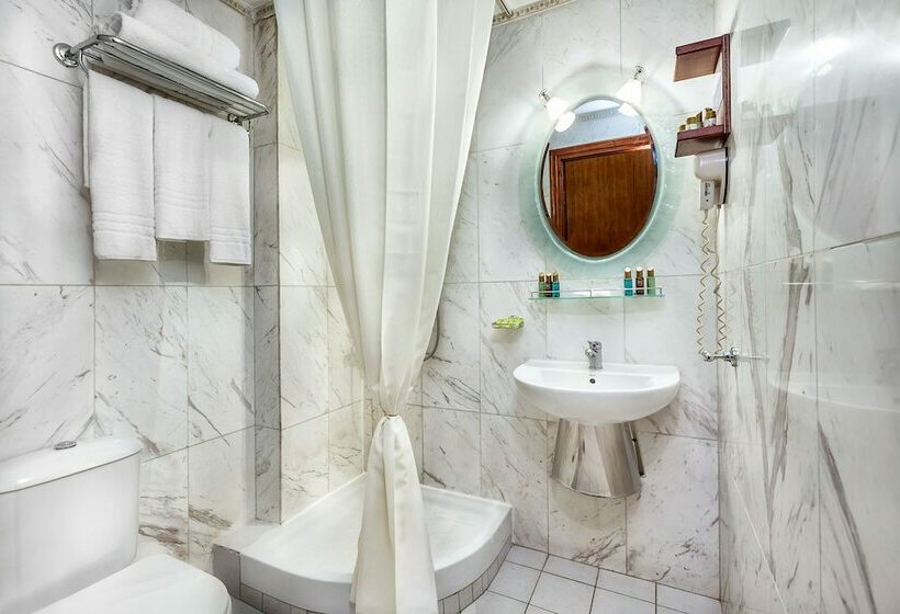 اتاق استاندارد سه نفره, Imperial Palace Classical Hotel Thessaloniki