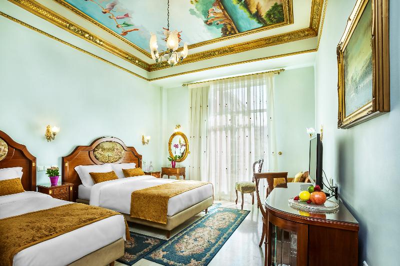 اتاق راحتی سه تخته, Imperial Palace Classical Hotel Thessaloniki