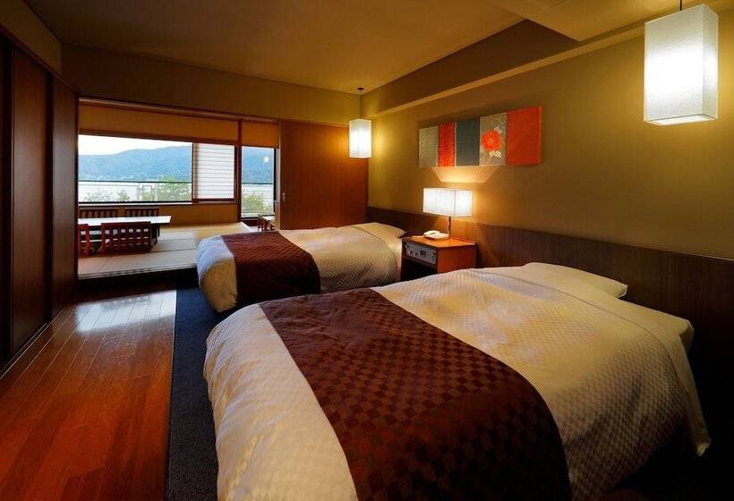 اتاق خانوادگی با چشم‌انداز دریا, Aki Grand Hotel & Spa