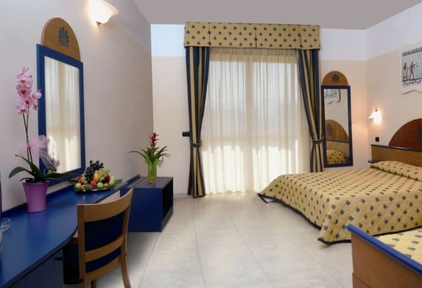 اتاق استاندارد سه نفره, Akiris