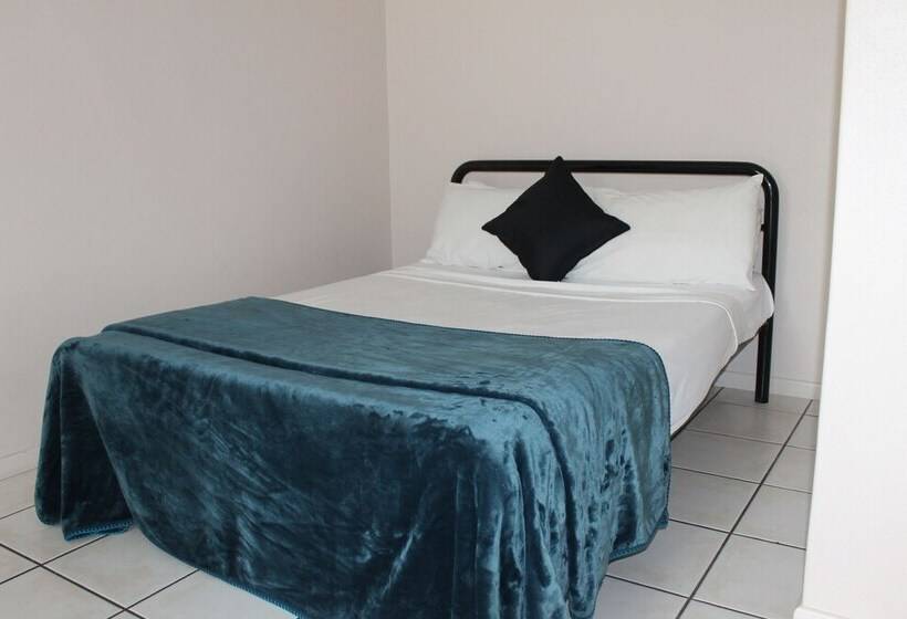 اتاق استاندارد با سرویس بهداشتی مشترک, Bohemia Resort Cairns