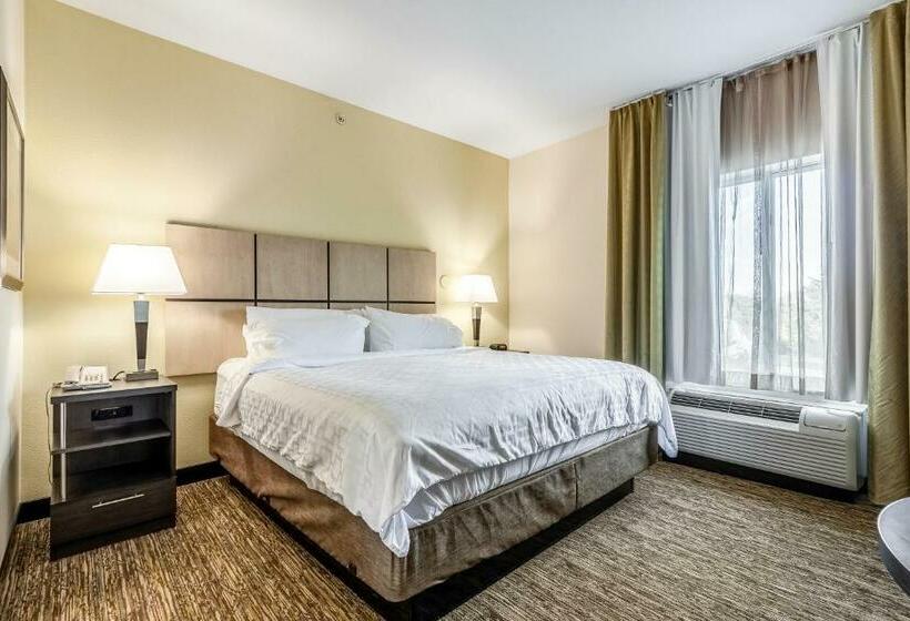 استودیو استاندارد با تخت کینگ, Candlewood Suites Lincoln, An Ihg