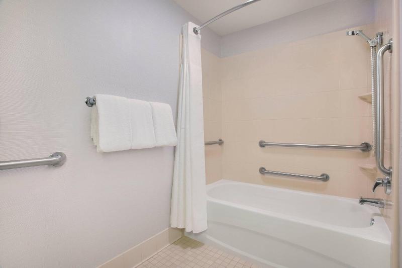 اتاق استاندارد با تخت بزرگ, Courtyard Fort Lauderdale Sw Miramar