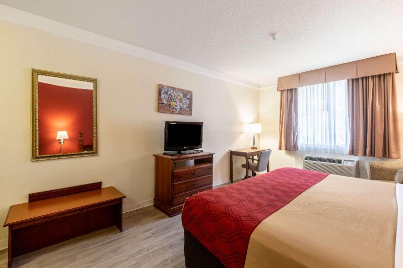 اتاق استاندارد با تخت بزرگ, Econo Lodge  Inn & Suites