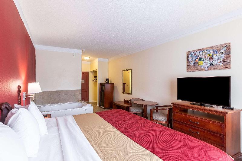 اتاق استاندارد با تخت بزرگ, Econo Lodge  Inn & Suites