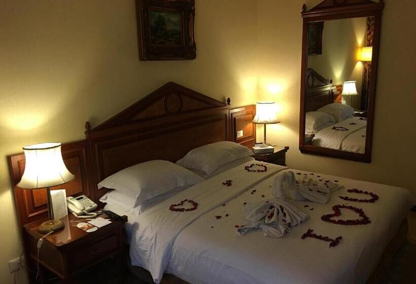 اتاق لوکس با تخت بزرگ, Golden Tulip Serenada Hamra