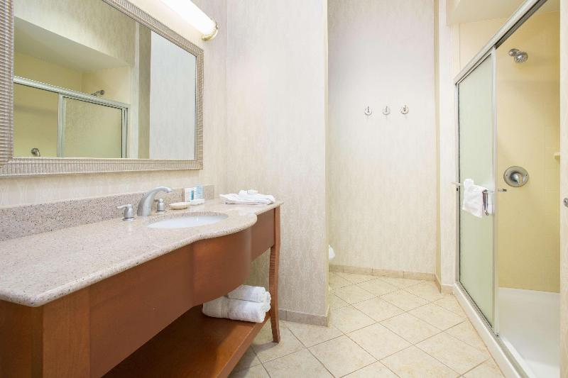 اتاق استاندارد, Hampton Inn Santa Rosa