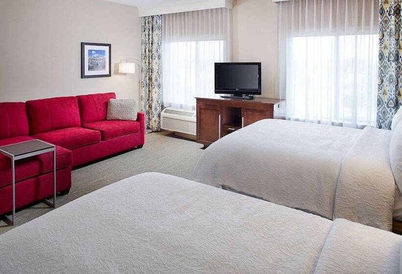 استودیوی استاندارد, Hampton Inn & Suites Palmdale