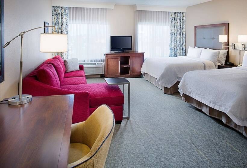 استودیوی استاندارد, Hampton Inn & Suites Palmdale