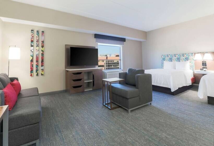 スタンダードスタジオ, Hampton Inn & Suites Pittsburgh Downtown