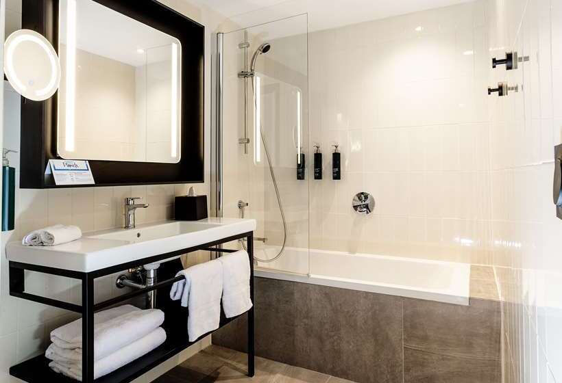اتاق استاندارد با تخت بزرگ, Hilton Columbus/polaris