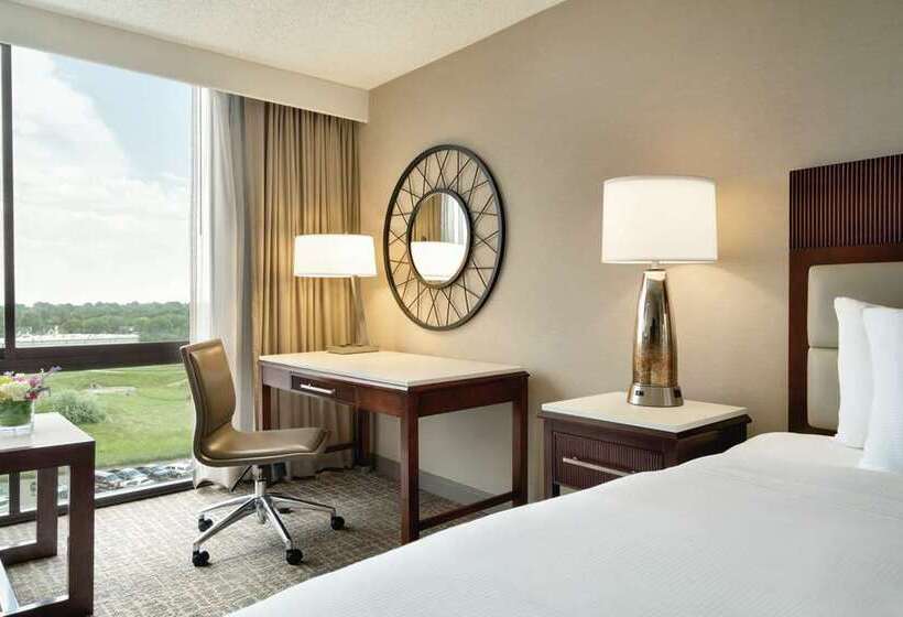 اتاق استاندارد با تخت بزرگ, Hilton Columbus/polaris