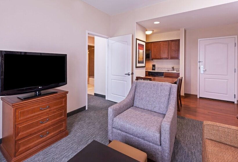 Suite, Homewood Suites By Hilton Laredo At Mall Del Norte