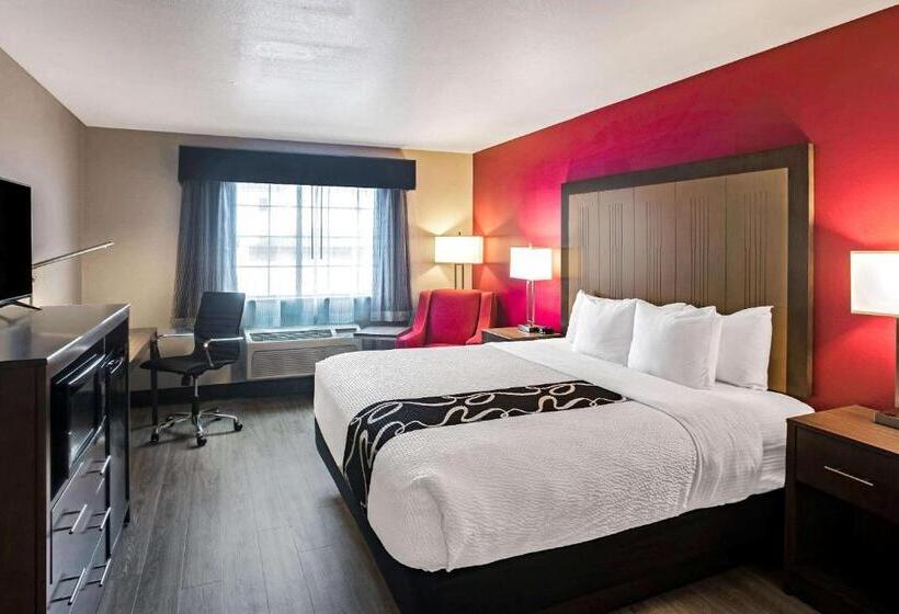 Deluxe Room King Size Bed, La Quinta Inn & Suites By Wyndham Fort Smith