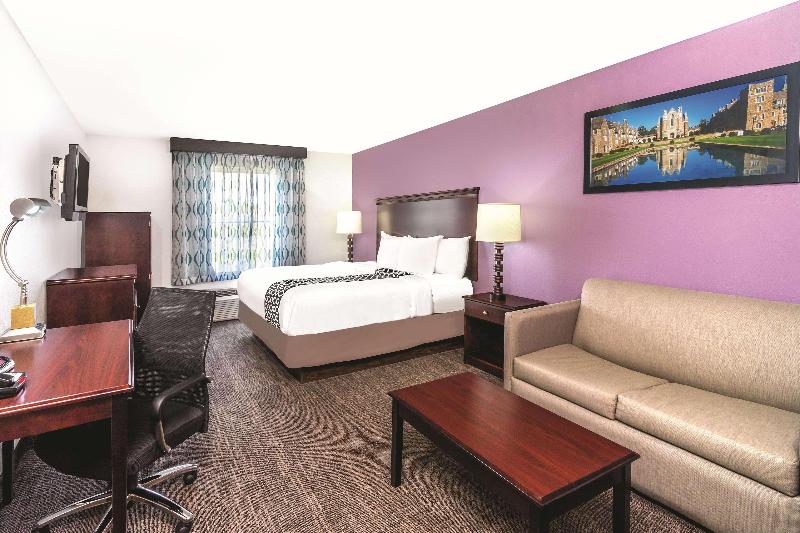 Deluxe Suite King Bed, La Quinta Inn & Suites By Wyndham Rome