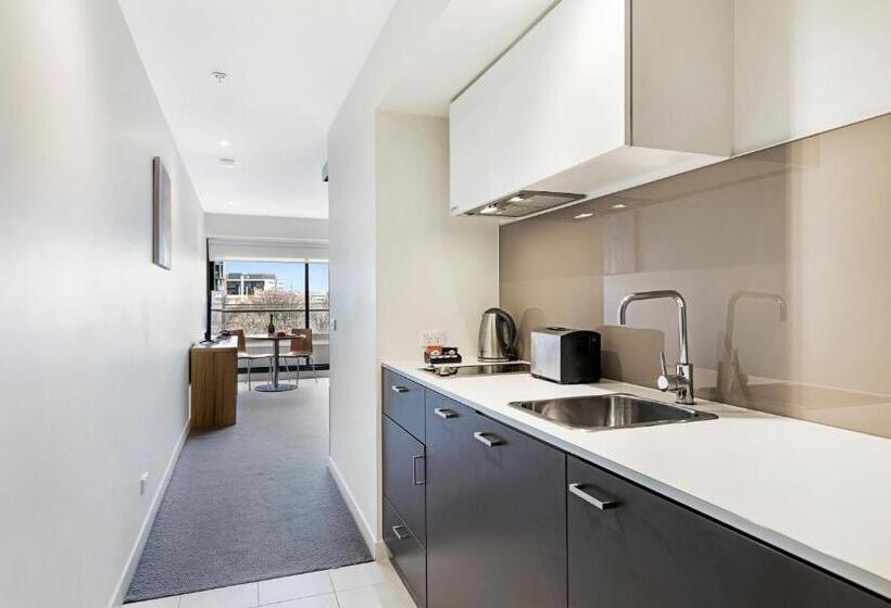 1 Bedroom Deluxe Apartment, Seasons Heritage Melbourne