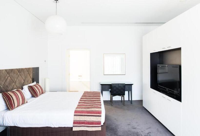 Suite, Seasons Heritage Melbourne