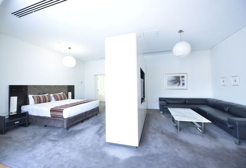سوییت, Seasons Heritage Melbourne