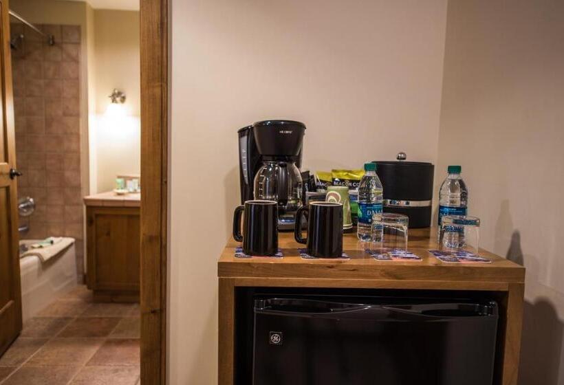 اتاق استاندارد با تخت بزرگ, The Lodge At Mountaineer Square