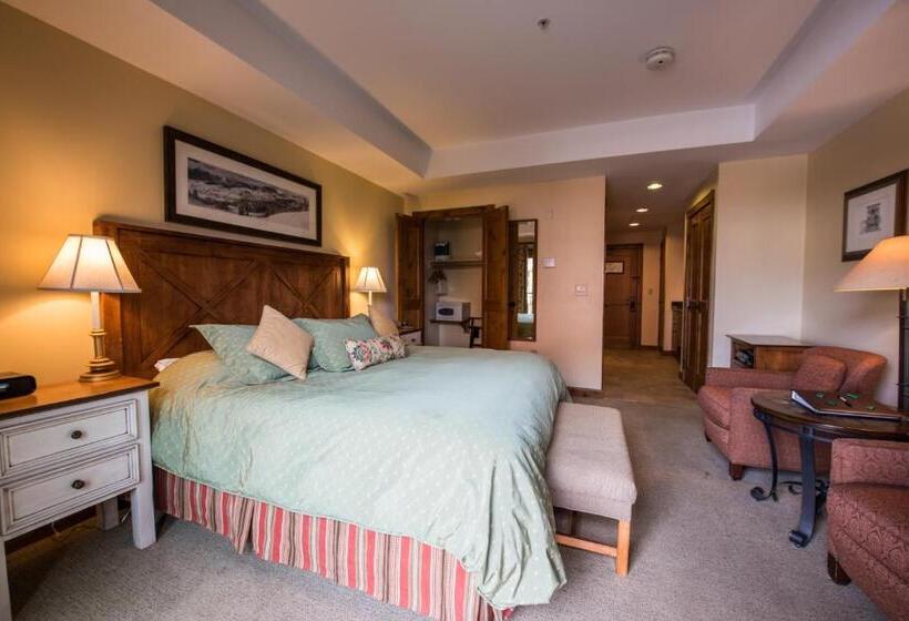 استودیوی استاندارد, The Lodge At Mountaineer Square