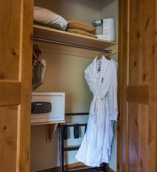 آپارتمان 1 خوابه, The Lodge At Mountaineer Square