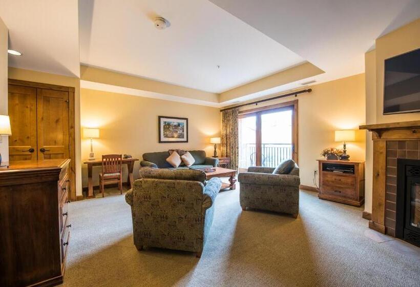 استودیوی لوکس, The Lodge At Mountaineer Square