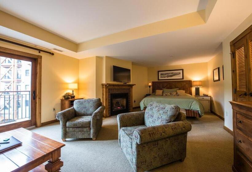 استودیوی لوکس, The Lodge At Mountaineer Square