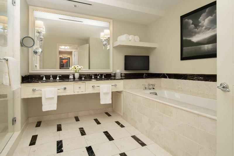 اتاق لوکس با تخت بزرگ, Waldorf Astoria Atlanta Buckhead