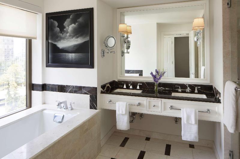 سوئیت با تخت بزرگ, Waldorf Astoria Atlanta Buckhead