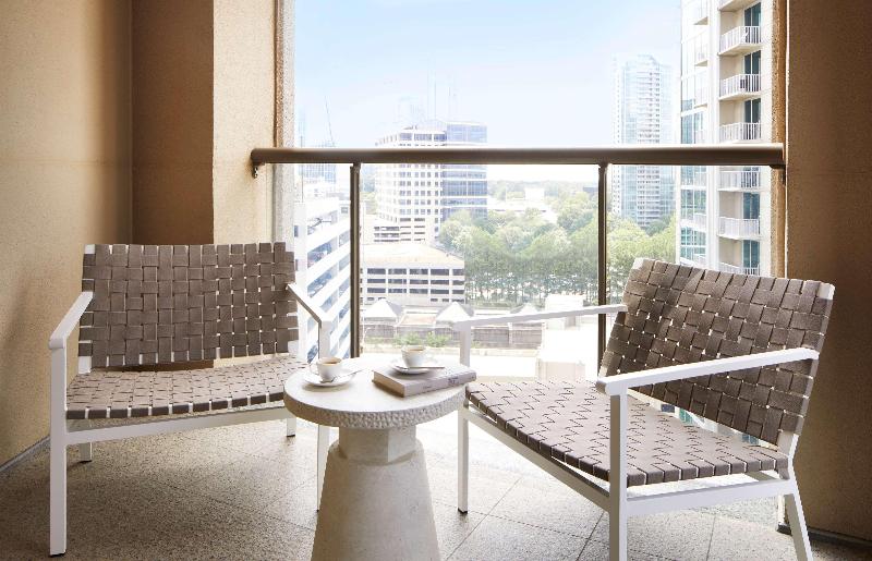 سوئیت با تخت بزرگ, Waldorf Astoria Atlanta Buckhead