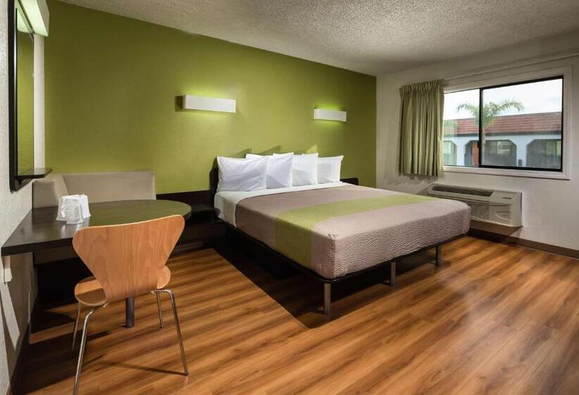 اتاق لوکس, Motel 6 Canoga Park, Ca