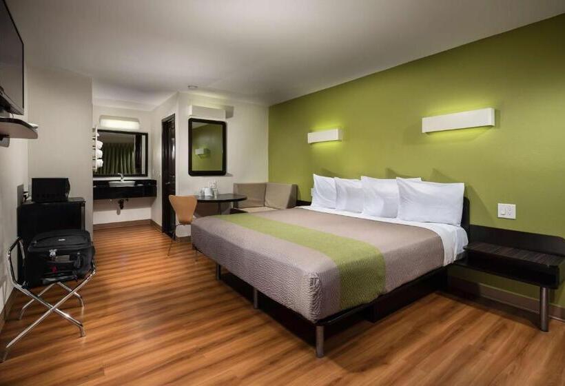 اتاق لوکس با تخت بزرگ, Motel 6 Canoga Park, Ca