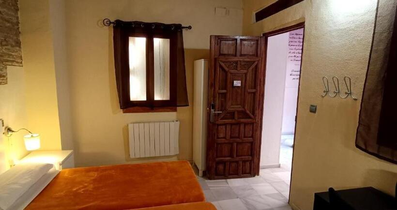 اتاق استاندارد, White Nest