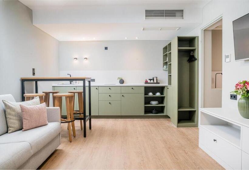 آپارتمان 3 خوابه, Koos Hotel&apartments   City Apart