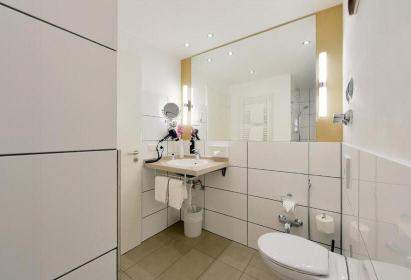 آپارتمان 4 خوابه, Koos Hotel&apartments   City Apart